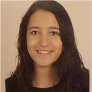 Profesora de ingles que imparte clases a todas las edades